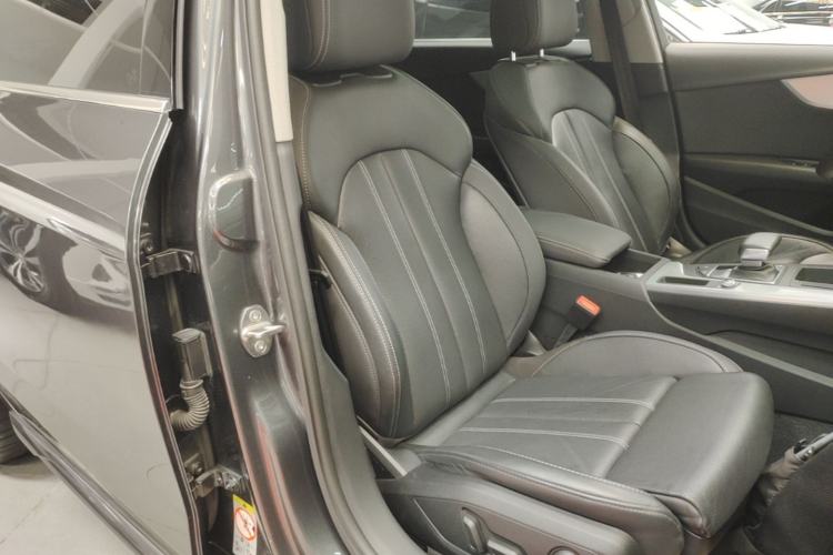 Used Audi A4L 2022 40 TFSI Fashion Dynamic Model Right Front Seat