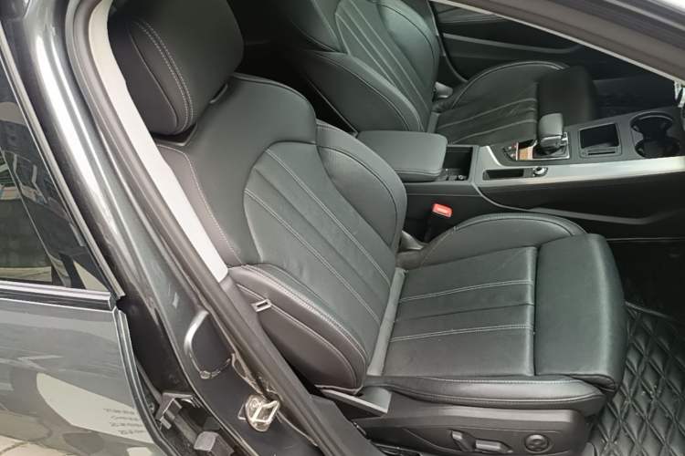 Used Audi A4L 2022 40 TFSI Fashion Dynamic Model Right Front Seat