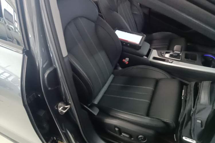 Used Audi A4L 2022 40 TFSI Luxury Dynamic Model Right Front Seat