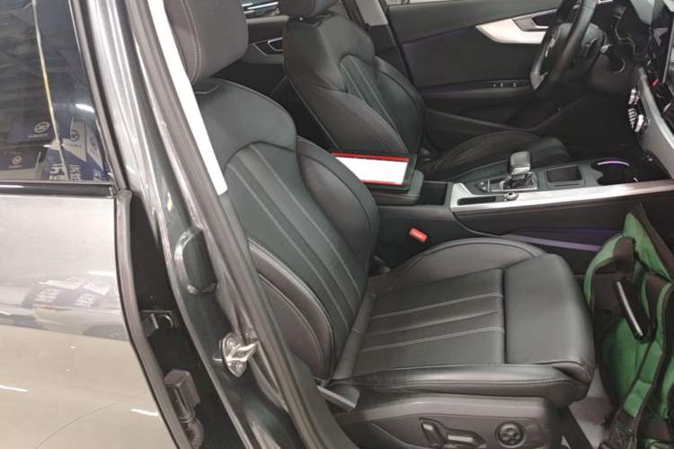 Used Audi A4L 2022 40 TFSI Luxury Dynamic Model Right Front Seat