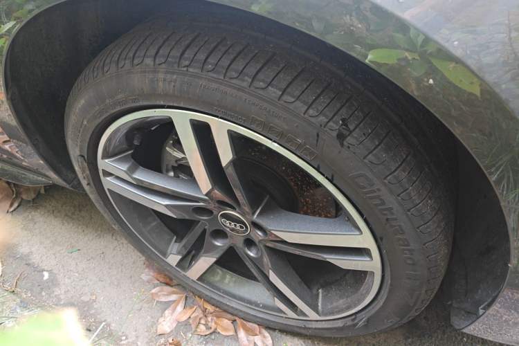 Used Audi A4L 2022 40 TFSI Luxury Dynamic Model Right Front Wheel Hub