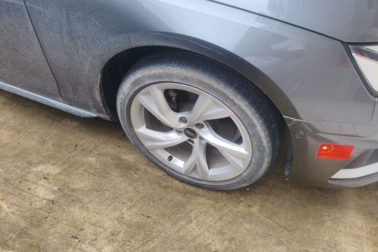 Used Audi A4L 2022 40 TFSI Luxury Prestige Edition Right Front Wheel Hub