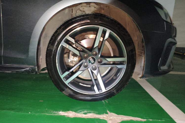 Used Audi A4L 2022 40 TFSI Fashion Dynamic Model Right Front Wheel Hub