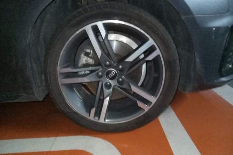 Used Audi A4L 2022 40 TFSI Fashion Dynamic Model Right Front Wheel Hub