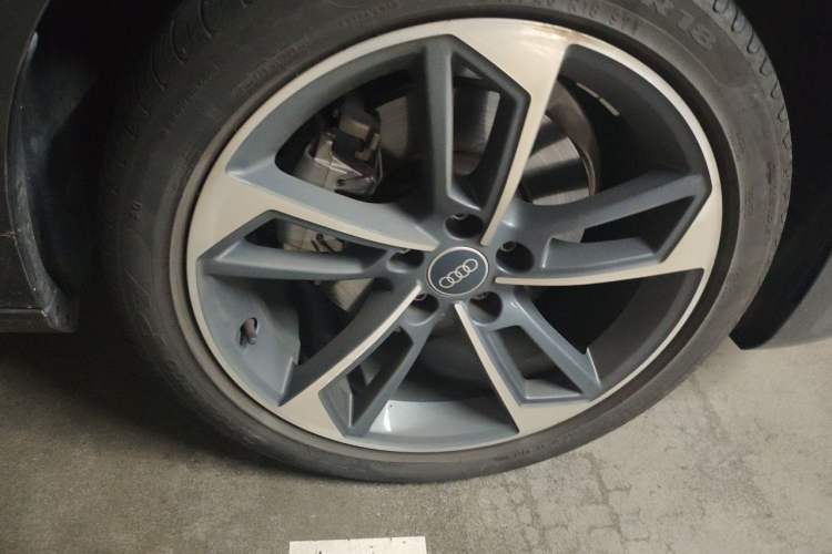 Used Audi A4L 2022 40 TFSI Fashion Dynamic Model Right Front Wheel Hub