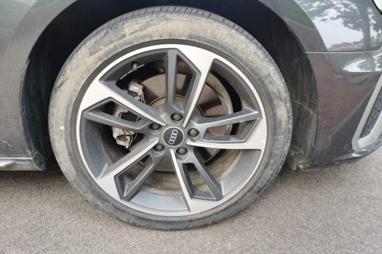 Used Audi A4L 2022 40 TFSI Fashion Dynamic Model Right Front Wheel Hub