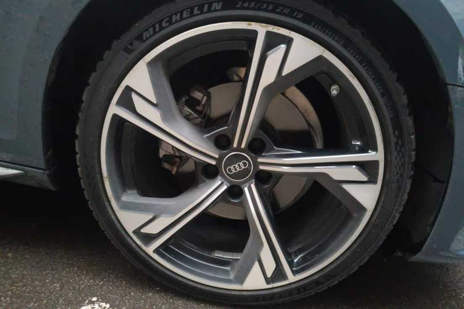 Used Audi A4L 2022 40 TFSI quattro RS Performance Package Right Front Wheel Hub