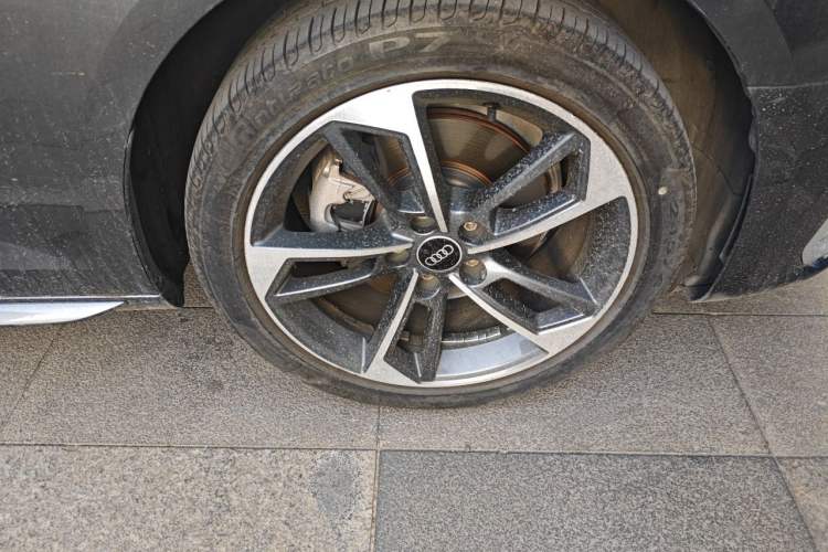 Used Audi A4L 2022 40 TFSI Fashion Dynamic Model Right Front Wheel Hub