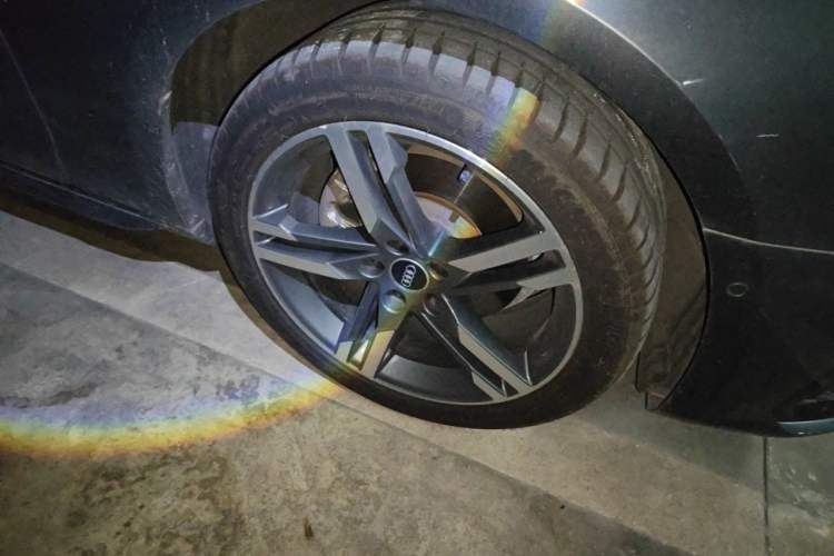 Used Audi A4L 2022 40 TFSI Luxury Dynamic Model Right Front Wheel Hub
