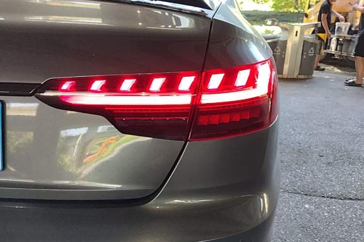 Used Audi A4L 2022 40 TFSI Luxury Dynamic Model Right Rear Taillight