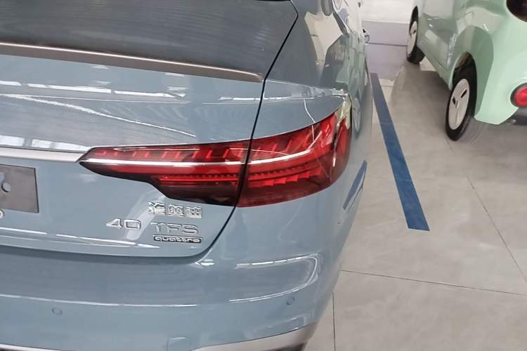 Used Audi A4L 2022 40 TFSI quattro RS Performance Package Right Rear Taillight