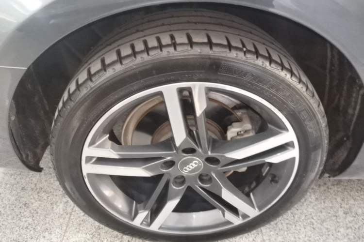 Used Audi A4L 2022 40 TFSI Luxury Dynamic Model Right Rear Wheel Hub