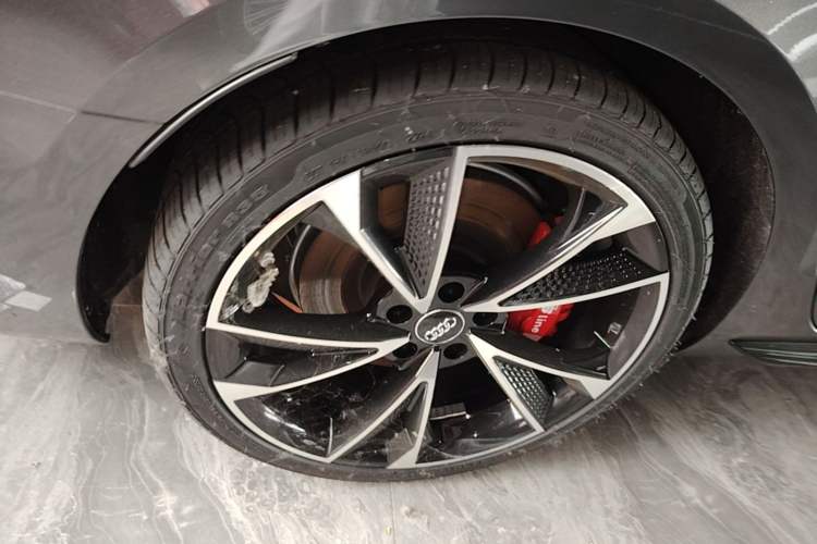 Used Audi A4L 2022 45 TFSI quattro Prestige Dynamic Edition Right Rear Wheel Hub