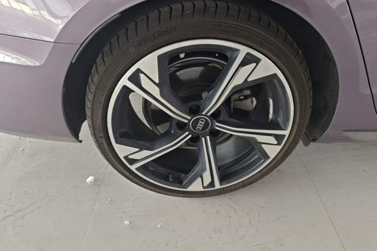 Used Audi A4L 2022 40 TFSI quattro RS Performance Package Right Rear Wheel Hub