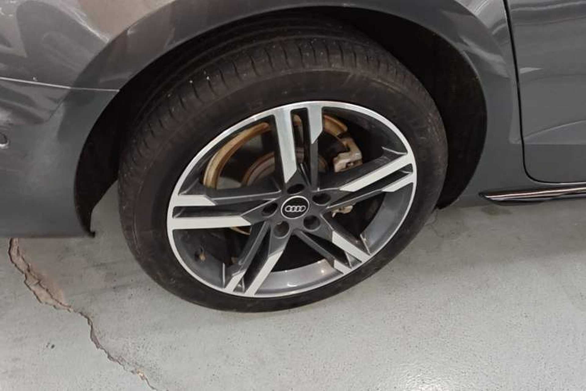 Used Audi A4L 2022 40 TFSI Luxury Dynamic Model Right Rear Wheel Hub