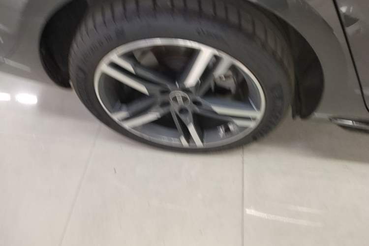 Used Audi A4L 2022 40 TFSI Luxury Dynamic Model Right Rear Wheel Hub