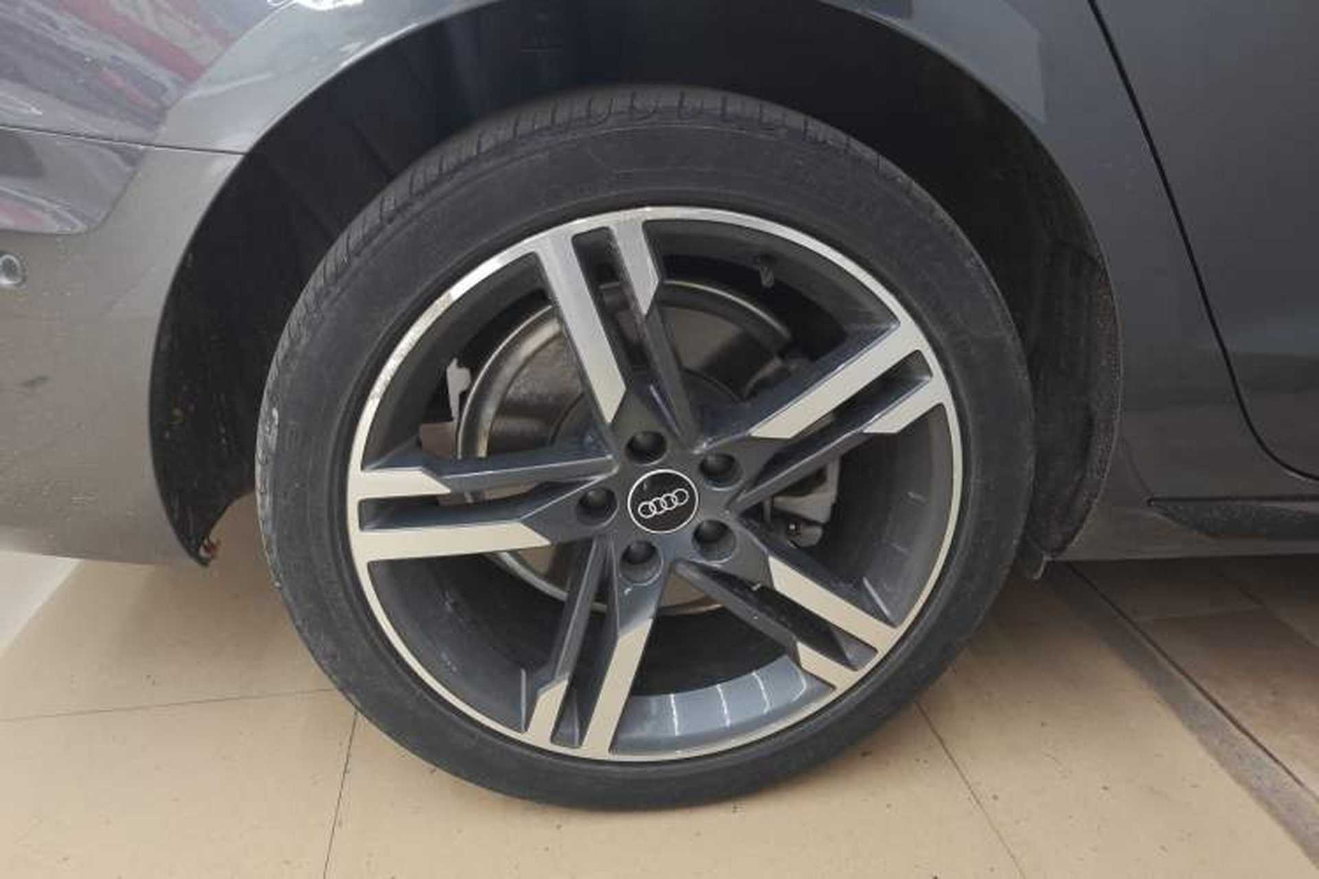 Used Audi A4L 2022 40 TFSI Luxury Dynamic Model Right Rear Wheel Hub