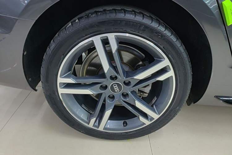 Used Audi A4L 2022 40 TFSI Fashion Dynamic Model Right Rear Wheel Hub