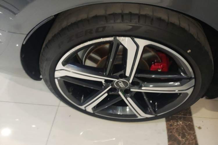 Used Audi A4L 2022 45 TFSI quattro Prestige Dynamic Edition Right Rear Wheel Hub