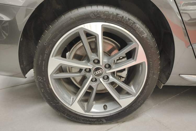 Used Audi A4L 2022 40 TFSI Fashion Dynamic Model Right Rear Wheel Hub