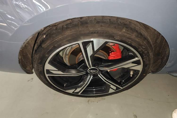 Used Audi A4L 2022 40 TFSI quattro RS Performance Package Right Rear Wheel Hub