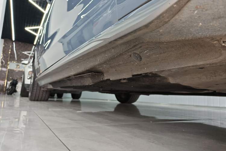Used Audi A4L 2022 40 TFSI quattro RS Performance Package Right Side Sill