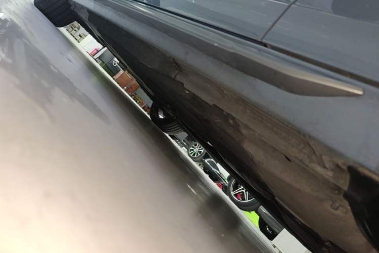 Used Audi A4L 2022 40 TFSI quattro RS Performance Package Right Side Sill