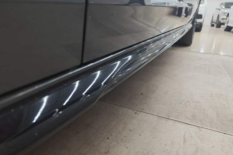 Used Audi A4L 2022 40 TFSI Luxury Dynamic Model Right Side Sill