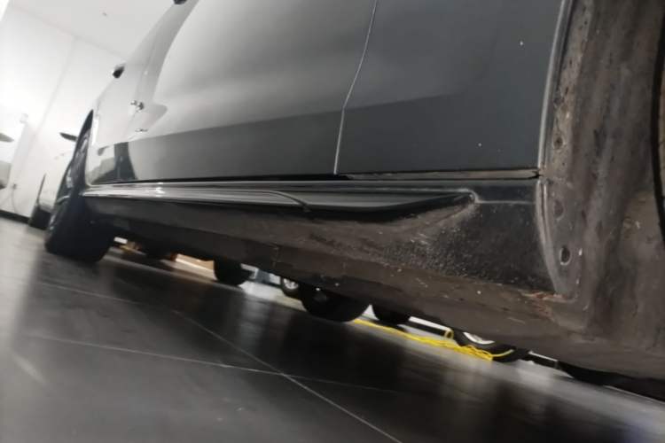 Used Audi A4L 2022 40 TFSI Luxury Dynamic Model Right Side Sill