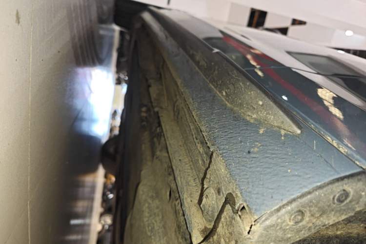 Used Audi A4L 2022 40 TFSI quattro RS Performance Package Right Side Sill