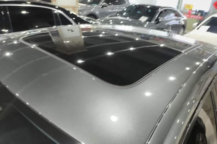 Used Audi A4L 2022 40 TFSI Luxury Dynamic Model Roof