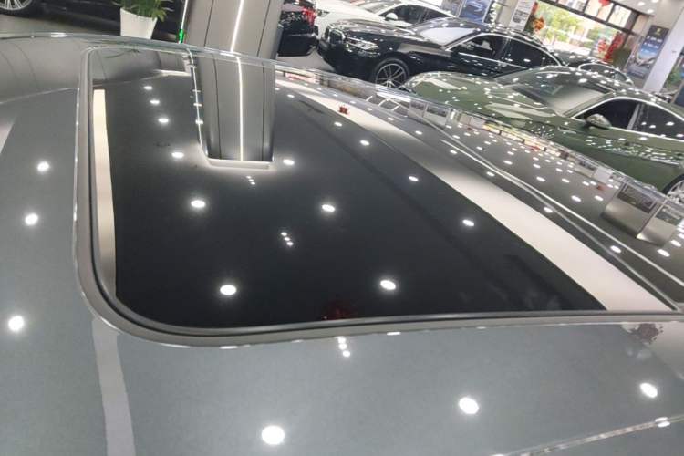 Used Audi A4L 2022 40 TFSI Luxury Dynamic Model Roof