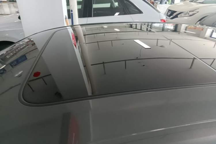 Used Audi A4L 2022 40 TFSI Luxury Dynamic Model Roof