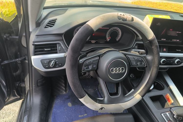Used Audi A4L 2022 40 TFSI Fashion Dynamic Model Steering Wheel