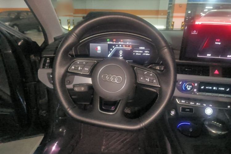 Used Audi A4L 2022 40 TFSI Luxury Dynamic Model Steering Wheel