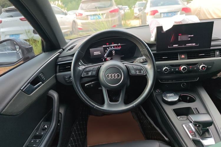 Used Audi A4L 2022 40 TFSI Stylish and Elegant Edition Steering Wheel