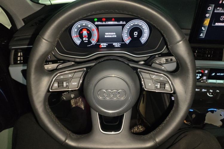 Used Audi A4L 2022 40 TFSI Luxury Dynamic Model Steering Wheel