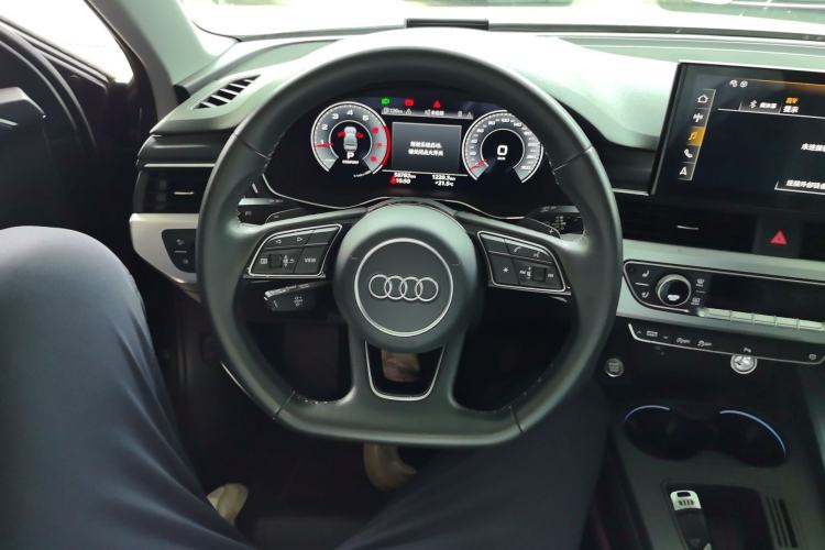 Used Audi A4L 2022 40 TFSI Fashion Dynamic Model Steering Wheel