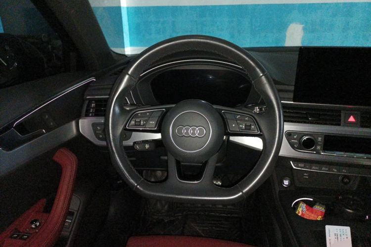 Used Audi A4L 2022 40 TFSI Luxury Dynamic Model Steering Wheel