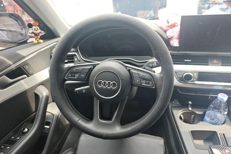 Used Audi A4L 2022 40 TFSI Fashion Dynamic Model Steering Wheel