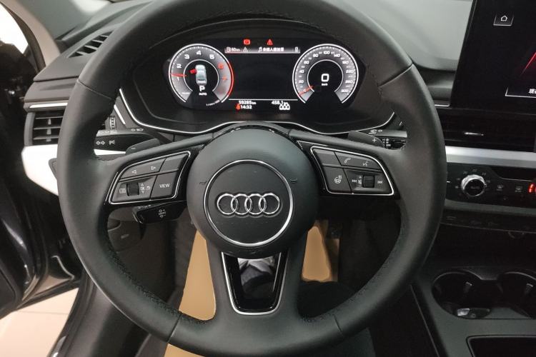 Used Audi A4L 2022 40 TFSI Fashion Dynamic Model Steering Wheel