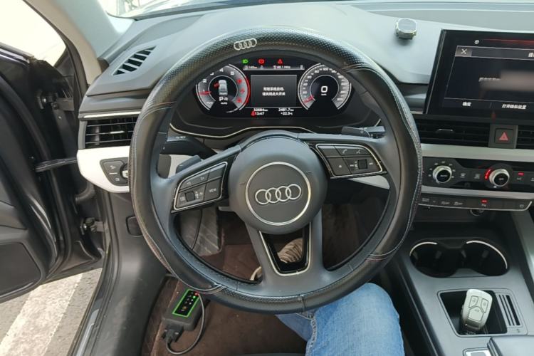 Used Audi A4L 2022 40 TFSI Fashion Dynamic Model Steering Wheel