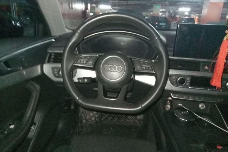 Used Audi A4L 2022 40 TFSI Fashion Dynamic Model Steering Wheel