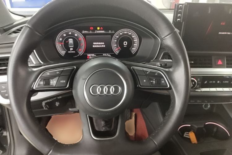 Used Audi A4L 2022 40 TFSI Luxury Dynamic Model Steering Wheel
