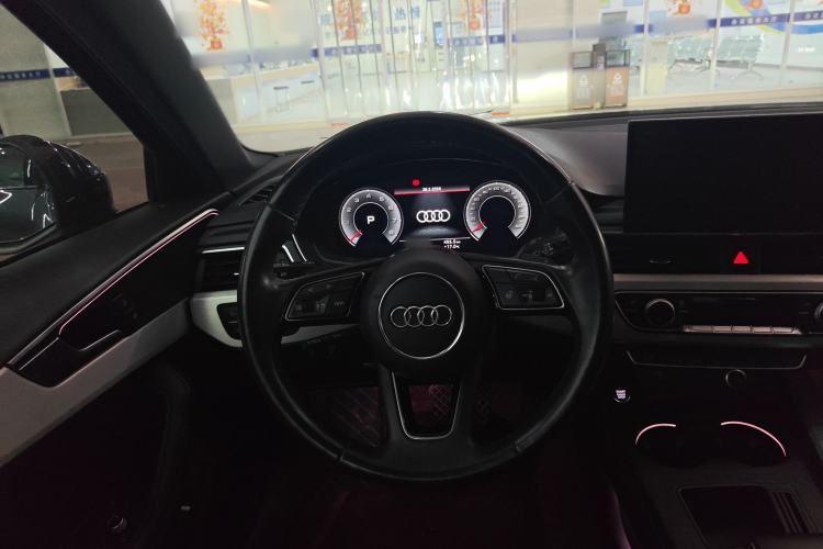 Used Audi A4L 2022 40 TFSI Luxury Dynamic Model Steering Wheel