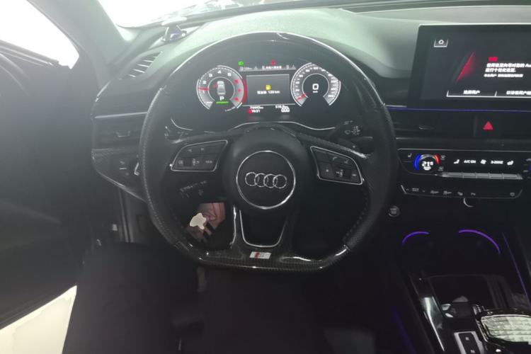 Used Audi A4L 2022 40 TFSI Luxury Dynamic Model Steering Wheel