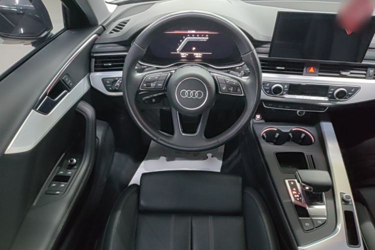 Used Audi A4L 2022 40 TFSI Fashion Dynamic Model Steering Wheel