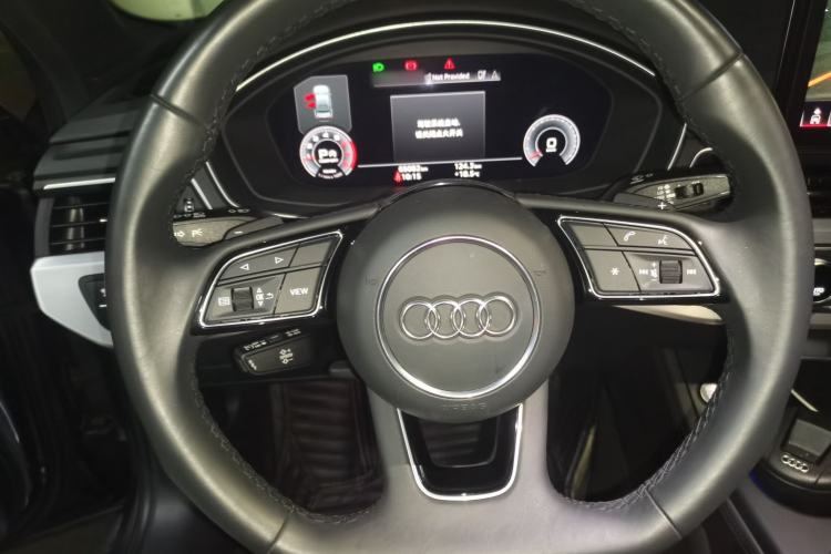 Used Audi A4L 2022 40 TFSI Luxury Dynamic Model Steering Wheel