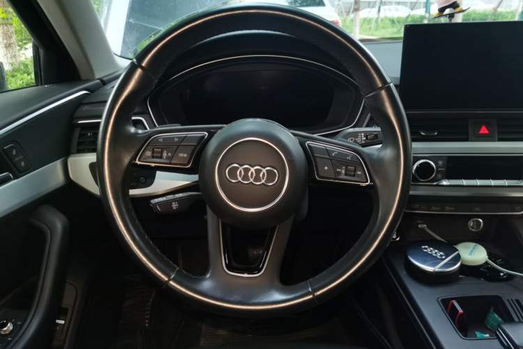 Used Audi A4L 2022 40 TFSI Fashion Dynamic Model Steering Wheel