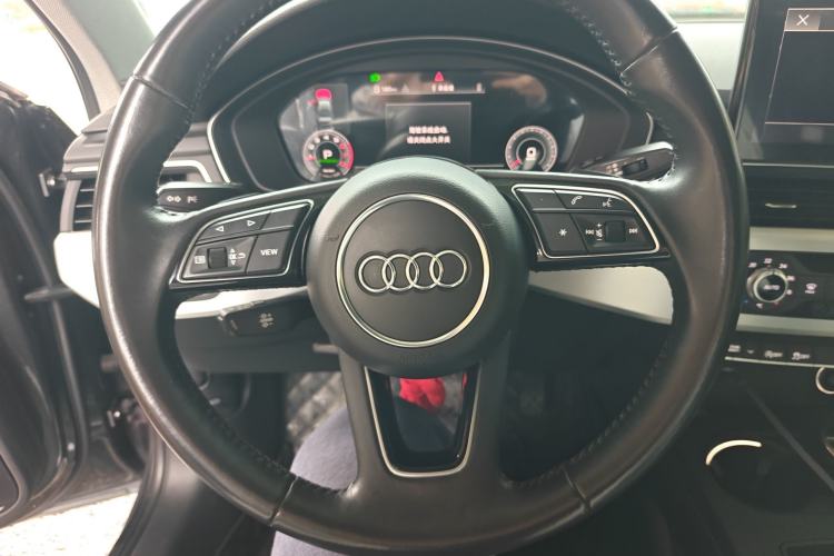 Used Audi A4L 2022 40 TFSI Fashion Dynamic Model Steering Wheel